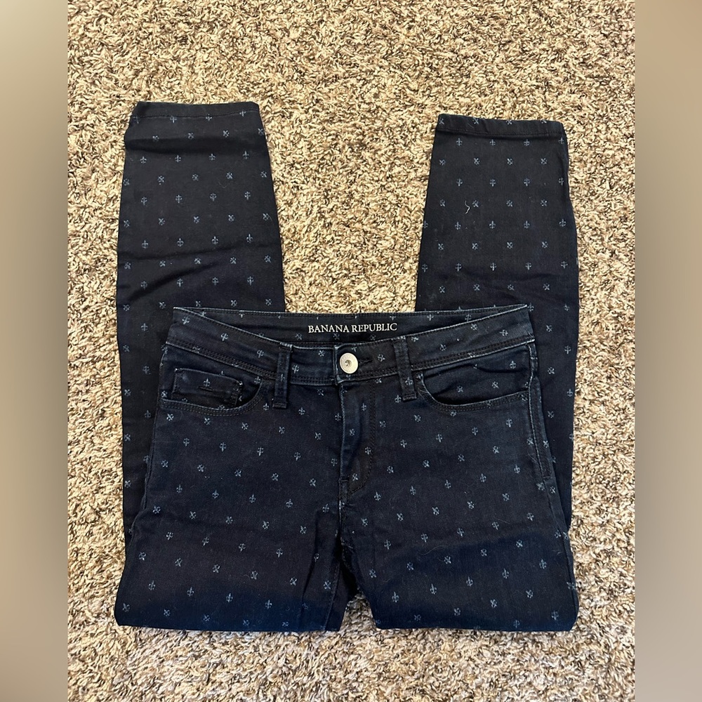Banana Republic Fleur-de-lis print dark wash straight leg jeans, Size 24 Petite